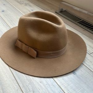 Felt hat
